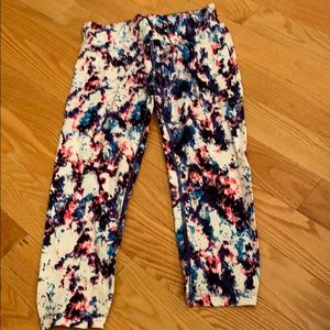 Cute Calvin Klein cropped leggings!